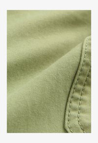 Non sélectionné, new sage green
