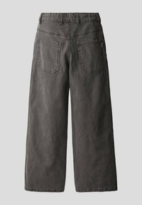 Pantaloni a gamba ampia in tessuto grigio scuro, con una vestibilità rilassata, vita elastica e due tasche posteriori con accenti cuciti.