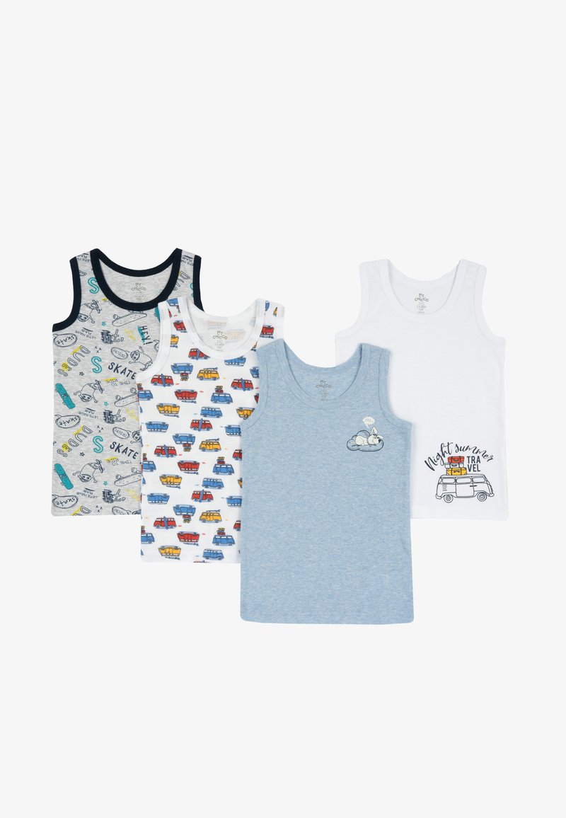 Cuatro camisetas de tirantes para niños: una gris con dibujos, una blanca con coches, una azul claro con un gráfico de nube y una blanca con un estampado de viaje. Tejido de algodón.