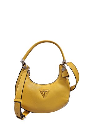 Borsa a tracolla in ecopelle gialla con forma curvata, dettagli neri, accessori in argento e logo triangolare. Include una tracolla regolabile.