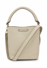 Beige leren handtas met een afgeronde bovenste handgreep en een afneembare schouderriem. Gladde textuur met een minimalistisch ontwerp en geen zichtbaar beslag.