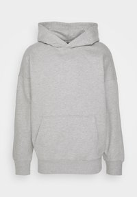 Sudadera gris con bolsillo canguro, mangas largas y una gran capucha ajustable. Hecha de una suave tela texturizada.