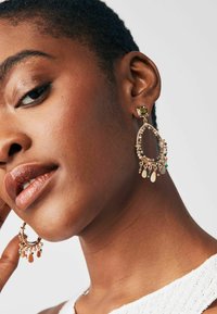 Next TEARDROP BEADED DROP  - Kõrvarõngad - gold tone