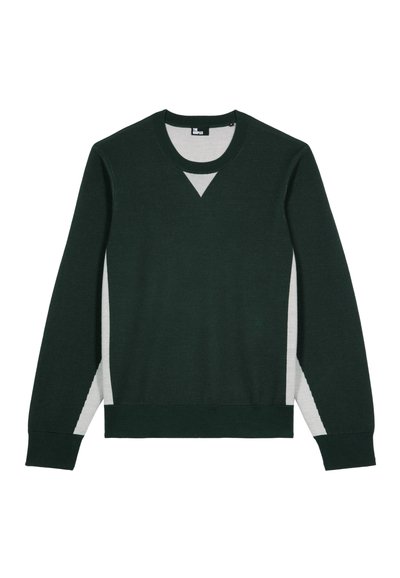 Maglione a maniche lunghe di un verde scuro con un dettaglio triangolare grigio chiaro al collo e pannelli grigi chiari lungo i lati e sotto le maniche.