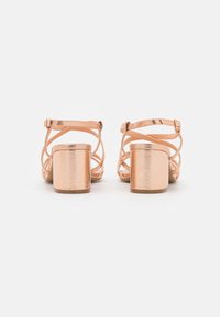 Even&Odd Wide Fit Sandaalit nilkkaremmillä - rose gold-coloured