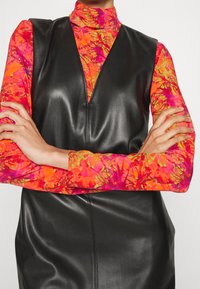 Patrizia Pepe Koktejlové šaty / šaty na párty - black