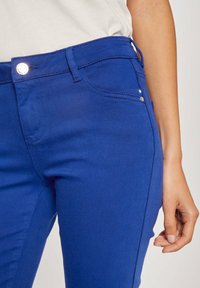 Morgan PETRA - Vaqueros slim fit - bleached denim