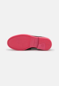 Scotch & Soda EMMA - Slip-ons - coral/black