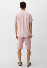 s.Oliver KURZARM MIT BUTTON-DOWN-KRAGEN - Hemd - rosa