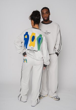 OVERSIZE JOGGER INFRARED - Pantalon de survêtement - glacier gray