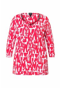 Rood en wit gestreepte top met een ronde hals, driekwart mouwen en een losse pasvorm; heeft abstracte vormen in contrasterende kleuren.