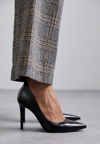 MICHAEL Michael Kors KEKE  - Decolleté - black