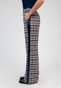 AN'GE PRISKALY - Pantalon classique - bleu