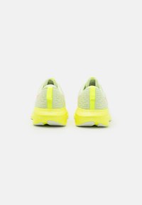 ASICS GEL-EXCITE 10 - Tekaški copati za cesto - cool matcha/bright sunstone