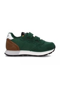 Sneaker verdi con tomaia in suede e tessuto, dotati di due cinturini in velcro, accenti in suede marrone e suola in gomma bianca.