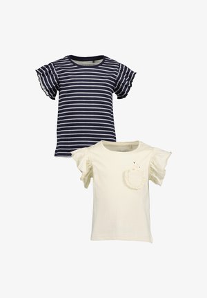 Marineblauw en witte gestreepte korte mouwen shirt en crèmekleurig korte mouwen shirt met gerimpelde zak en kleine hartjesontwerpen.