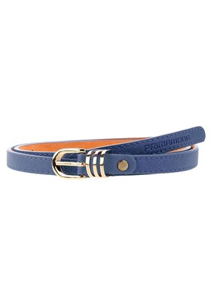 Ceinture fine en cuir bleu texturé avec boucle dorée et trois passants dorés, enroulée à plat sur fond blanc.