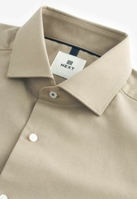 Next SHORT SLEEVE  - REGULAR FIT - Ing - neutral brown