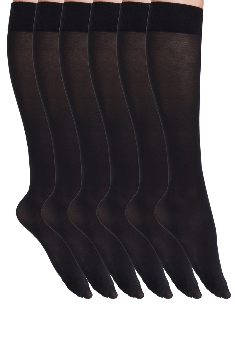 Calze nere opache alte fino al ginocchio con una texture liscia, dotate di un bordo superiore a costine. Set di sei paia disposti in fila.