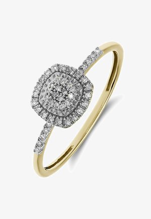 Gouden ring met een vierkant, gestructureerd zilveren midden dat kleine diamanten bevat, omringd door een halo van extra diamanten op de band.