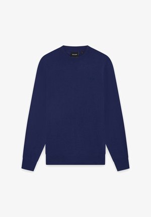 Tmavomodrý sveter s okrúhlym výstrihom a dlhými rukávmi, vyrobený z mäkkej látky, s jemne vyrazeným logom na hrudi a rebrovaným lemom.