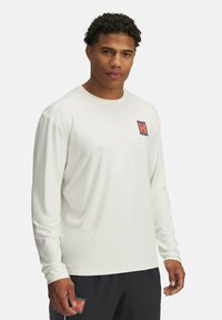 RUN 96 - Long sleeved top - white quartz