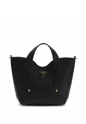 Zwarte leren draagtas met textuur, korte handvatten, gouden studs en een driehoekige Guess USA-logoplaat aan de voorzijde in het midden.