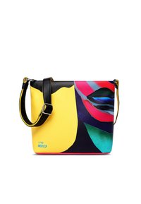 Bunte Tragetasche aus synthetischem Material, mit abstrakten Mustern in Gelb, Schwarz und Blau, ausgestattet mit einem abnehmbaren Riemen und Akzenten.