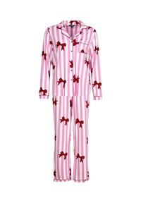 Conjunto de pijama con un diseño a rayas rosa y blanco, adornado con lazos rojos. Fabricado en tejido suave, incluye un cuello y un cierre de botones en la parte delantera.