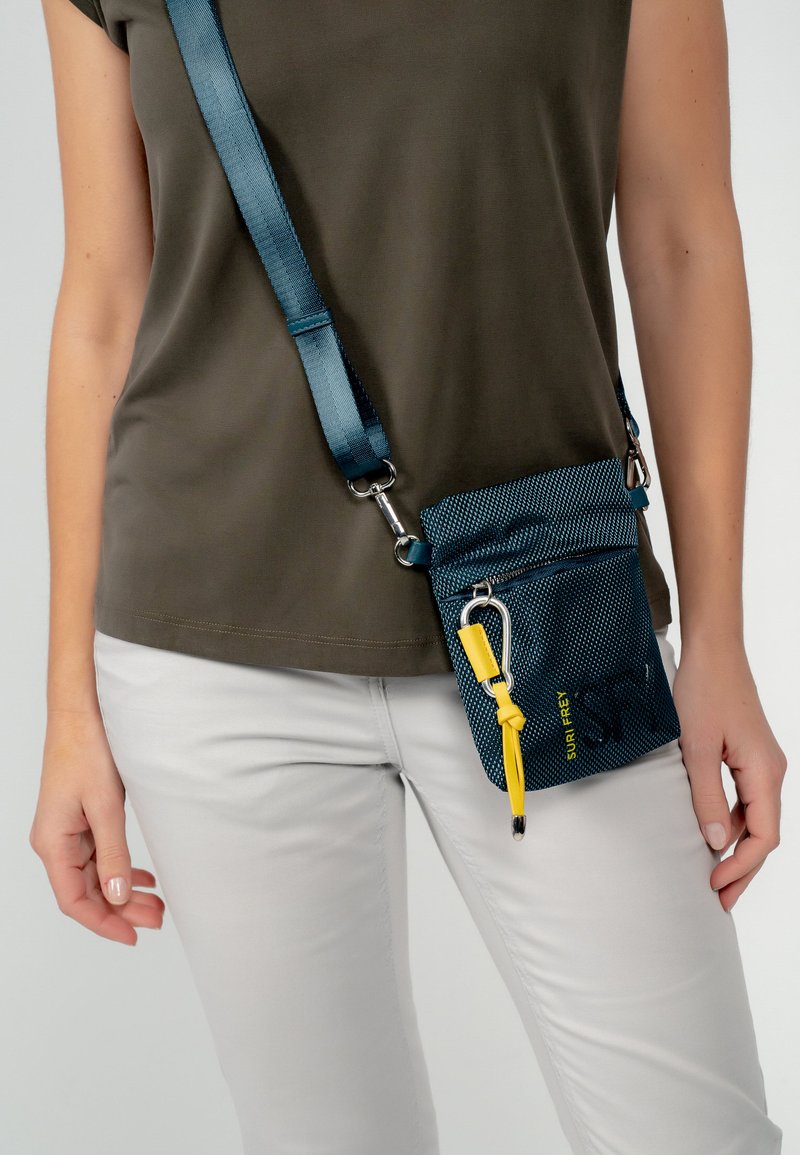 Damen Lautsprecher & Audio | SURI FREY Marry Handytasche smokeblue/blau - WD75014 Damen Lautsprecher & Audio | SURI FREY Marry Handytasche smokeblue/blau - WD75014