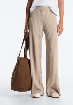 OYSHO, WAXED SHOPPER - Shopping bag - brown