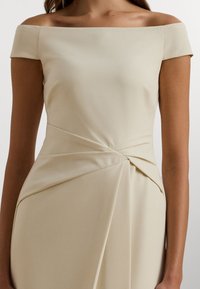 Lauren Ralph Lauren CREPE OFF THE SHOULDER GOWN - Iltapuku - mascarpone cream