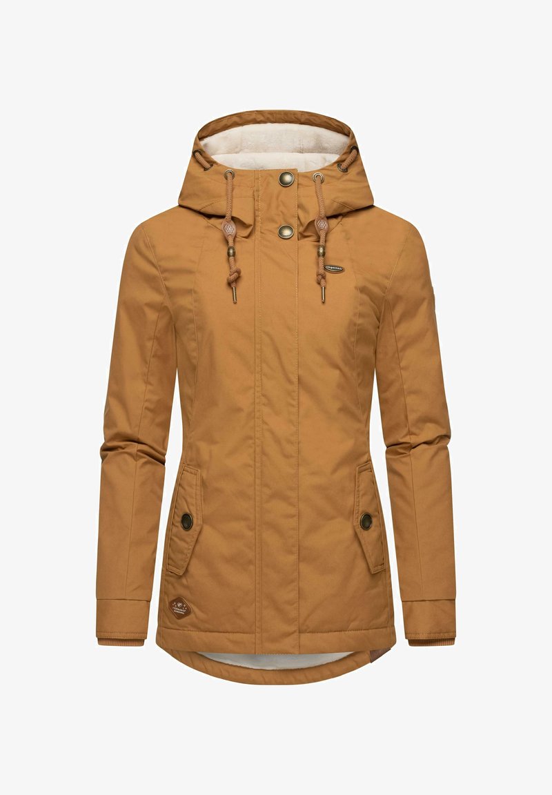 Hnedá kapucňová bunda s textúrovanou tkaninou, obsahujúca predné vrecká, patentné gombíky a šnúrky na stiahnutie. Podšitá mäkkým materiálom.