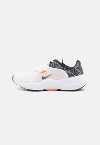 Nike Performance IN SEASON TR 13 PRM - Pantofi training - summit white/metallic cool grey/dark smoke grey/light wild mango