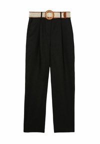 Pantaloni neri a gamba larga con vita alta, dotati di una cintura intrecciata beige con fibbia circolare e un design frontale plissettato.