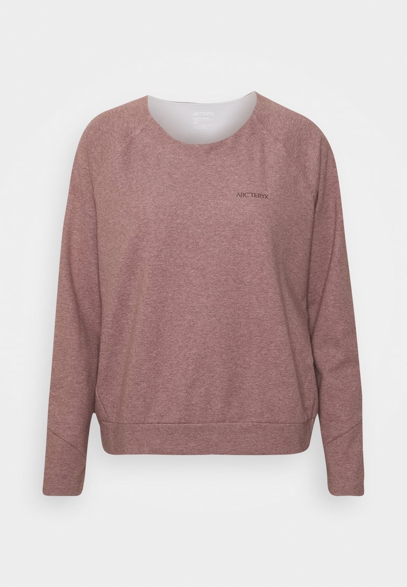 Sweat-shirt à manches longues et col rond en mauve avec une subtile texture chinée et un petit logo noir "Arc'teryx" sur la poitrine.