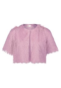 Kurzärmlige, taillierte Jacke aus flauschigem, strukturiertem Material in sanftem Lavendelton, mit rundem Ausschnitt und vorderem Verschluss.