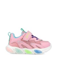 Zapatillas infantiles rosas con cordones morados, plantillas translúcidas coloridas, forro azul y una correa de velcro etiquetada "Garvalin."