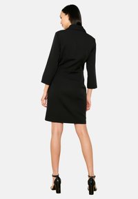 LolaLiza WITH BUCKLE - Denné šaty - black