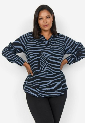 Chemise noire à manches longues avec des rayures zèbres bleues, dotée d'un col en V et d'une coupe décontractée, fabriquée dans un tissu léger.