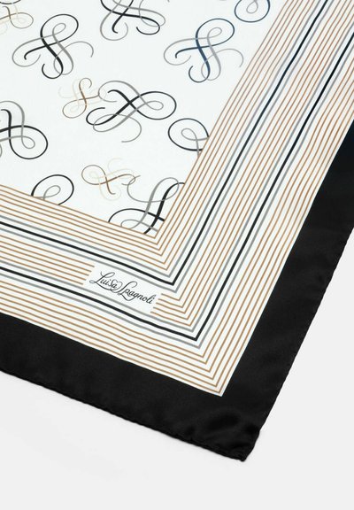 Svila šal s bijelom pozadinom ukrašen prefinjenim, vijugavim crnim i zlatnim uzorcima, s rubovima u prugastim crno-zlatnim bojama.