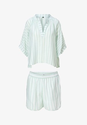 Top ampio a righe verticali verde chiaro e bianco con scollo a V e pantaloncini coordinati con vita elastica.