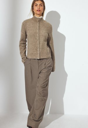 NA-KD Neuletakki - brown
