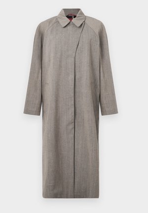 Svetlo sivi dolg plašč iz teksturirane tkanine, z ovratnikom, odprtim sprednjim delom in raglan rokavi.