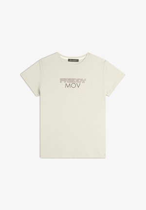 T-shirt in cotone beige chiaro con maniche corte, scollo rotondo e grafica testuale frontale "FREDDY MOV" in marrone scuro.