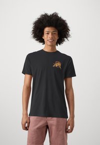 Santa Cruz SALBA TIGER REDUX UNISEX - Potiskana majica - black