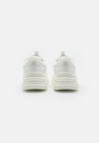 Thumbnail Image 4