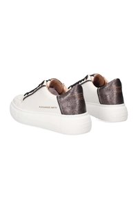 ALEXANDER SMITH Sneakers basse - bianco