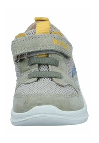 Children's shoe in grey suede and mesh with green laces, yellow strap, and blue accents. Features a cushioned sole and rounded toe.