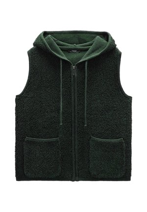 Zielona polarowa kamizelka z kapturem, teksturowany materiał, zamek błyskawiczny z przodu i dwie boczne kieszenie. Charakteryzuje się wygodnym, miękkim fasonem z ribbami na krawędziach.
